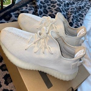 Yeezy boost 350 V2 triple white/ Authentic